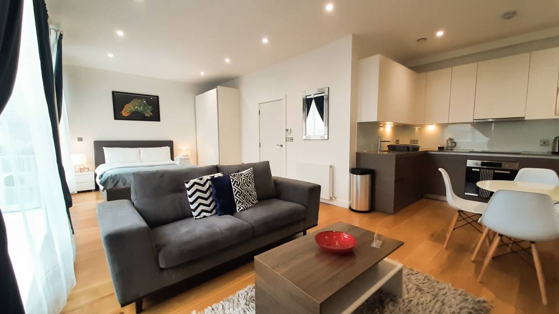 42 M² Studio Flat ∙ 1 Bedroom ∙ 2 Guests - Surbiton
