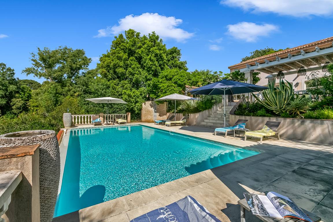 190 M² Villa ∙ 6 Makuuhuonetta ∙ 12 Vierasta - Grimaud