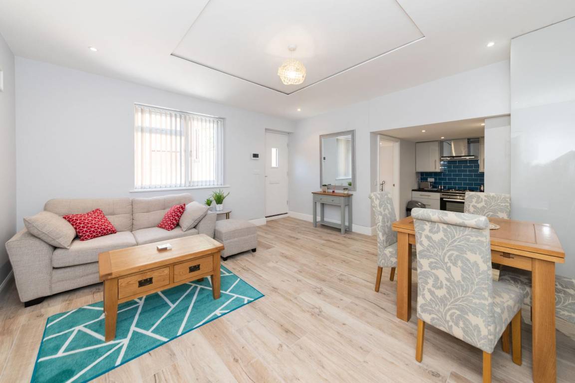 74 M² Apartment ∙ 2 Bedrooms ∙ 3 Guests - Wokingham