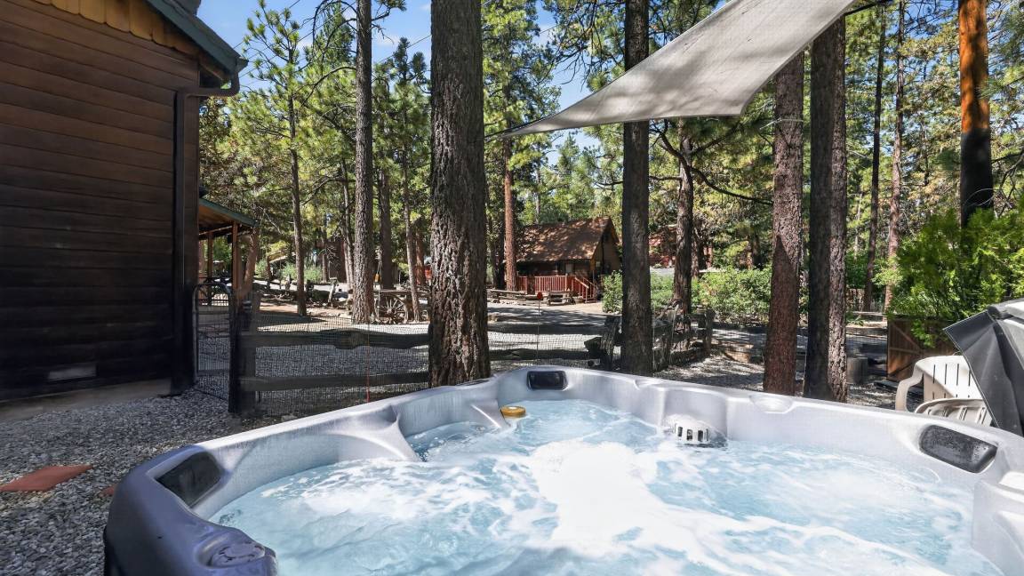 101 M² House ∙ 3 Bedrooms ∙ 7 Guests - Big Bear, CA