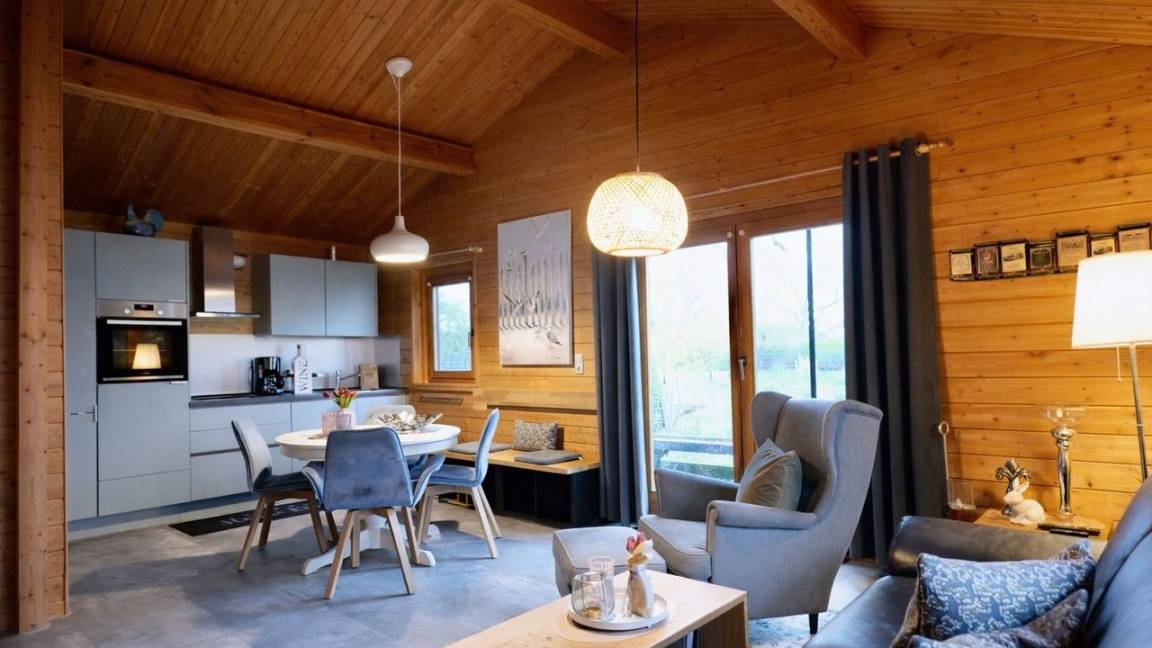 65 M² Ferienhaus ∙ 2 Schlafzimmer ∙ 4 Gäste - Cuxhaven
