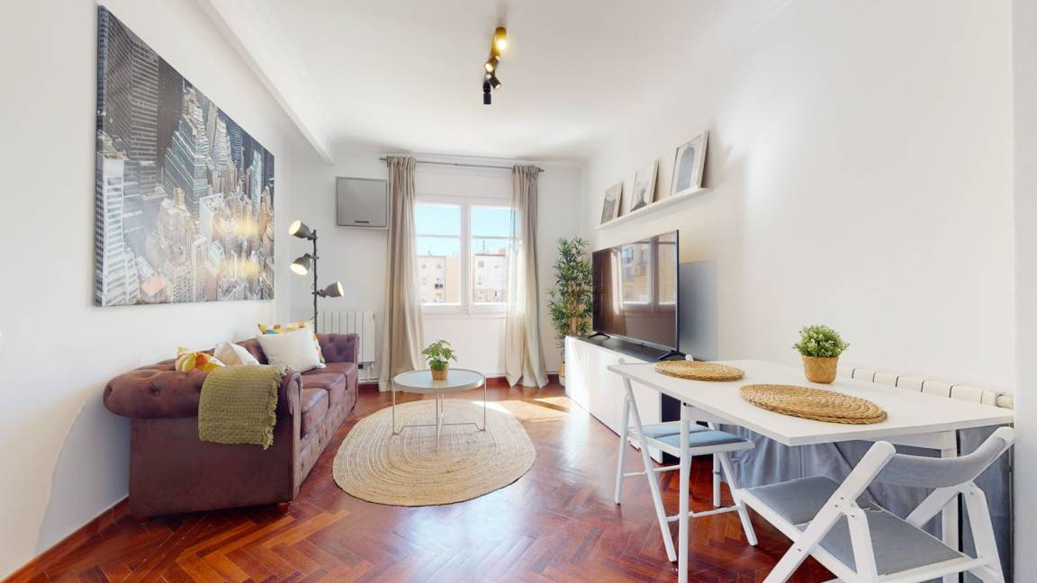 75 M² Appartement ∙ 3 Chambres ∙ 3 Personnes - Ripollet
