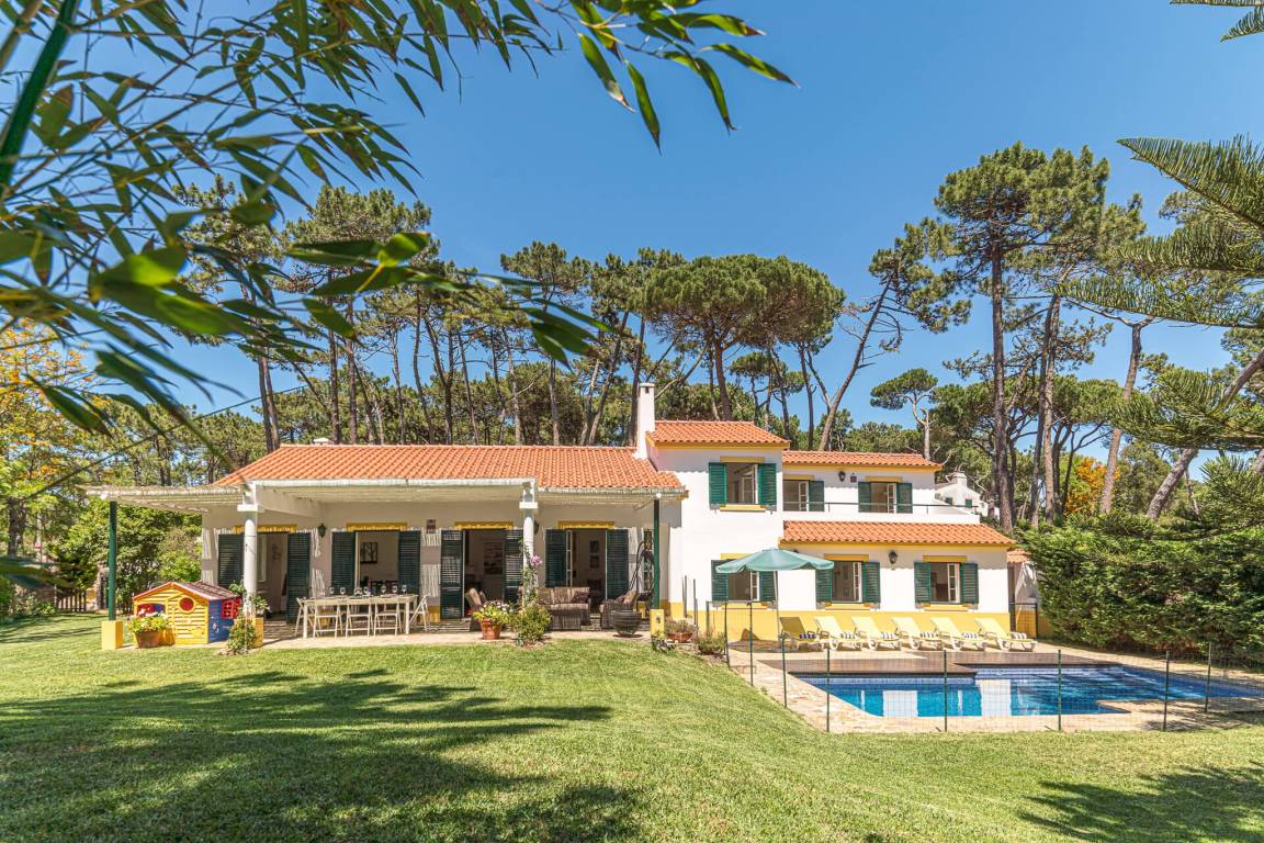 Villa ∙ 4 Bedrooms ∙ 10 Guests - Colares