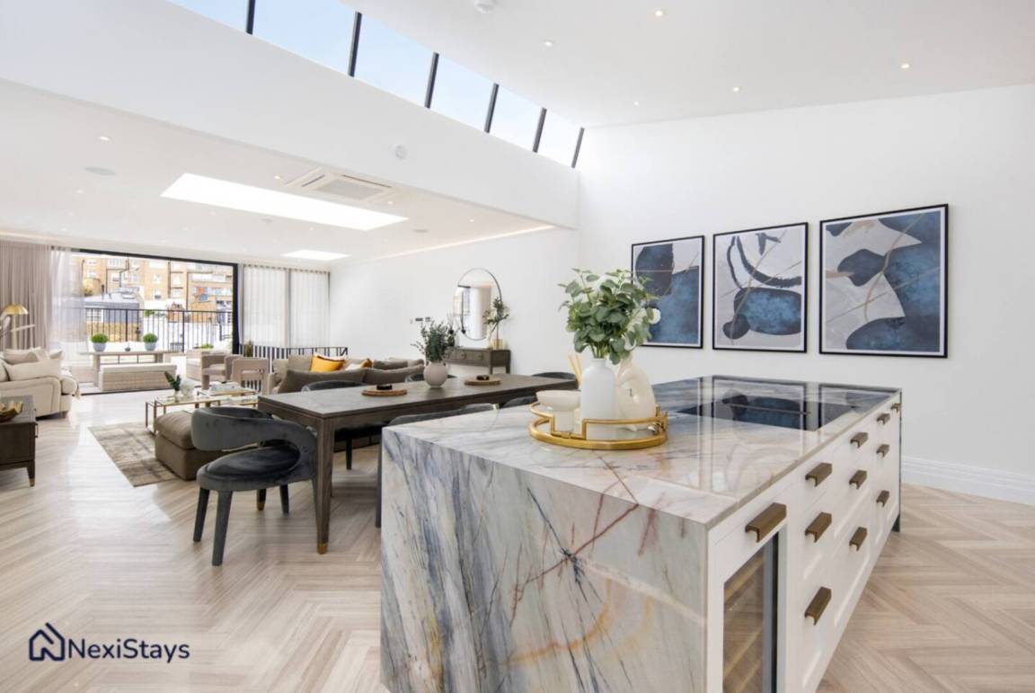 146 M² Apartment ∙ 3 Bedrooms ∙ 8 Guests - London