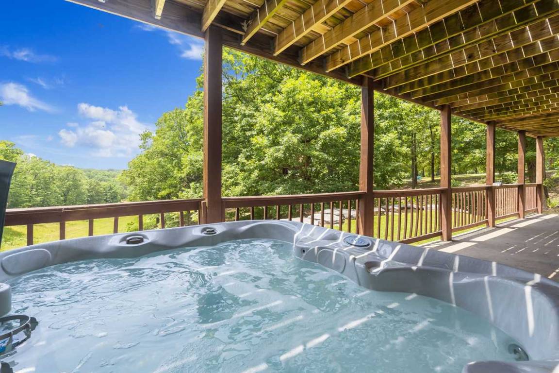 254 M² Cabin ∙ 5 Bedrooms ∙ 16 Guests - Ridgedale, MO