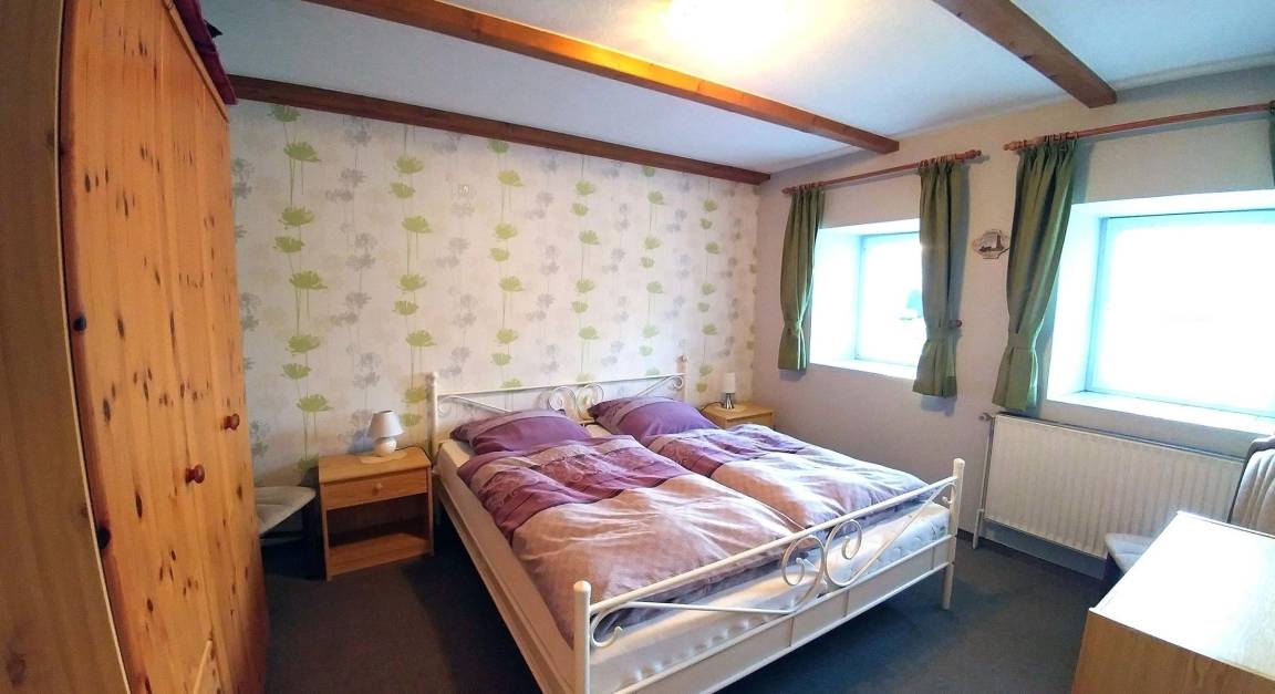 70 m² Ferienwohnung ∙ 2 Schlafzimmer ∙ 4 Gäste – Bild 3