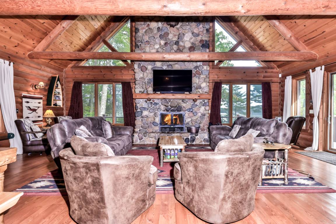520 M² House ∙ 6 Bedrooms ∙ 14 Guests - Eagle River, WI