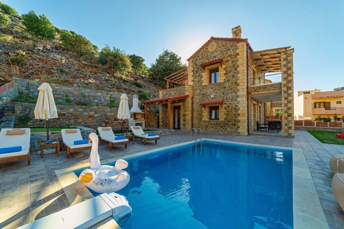 120 M² Villa ∙ 3 Bedrooms ∙ 7 Guests - Greece