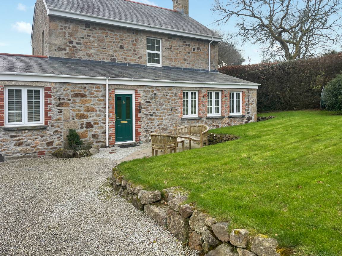 Cottage ∙ 4 Bedrooms ∙ 7 Guests - Cornwall