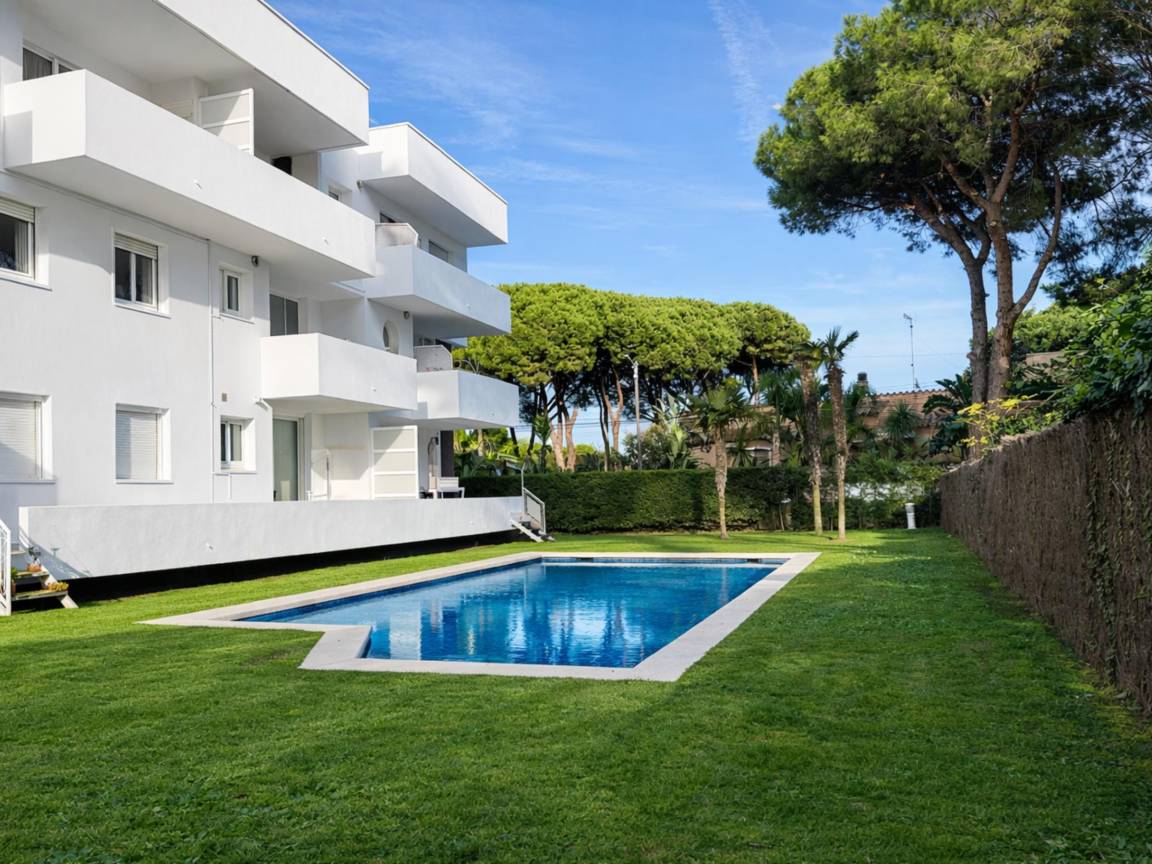 100 M² Apartamento ∙ 4 Habitaciones ∙ 8 Huéspedes - Palamós