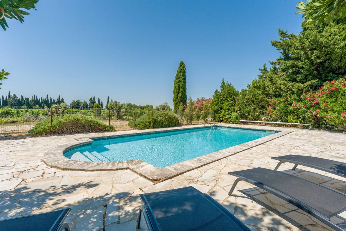 226 M² Maison De Vacances ∙ 5 Chambres ∙ 10 Personnes - Roquemaure
