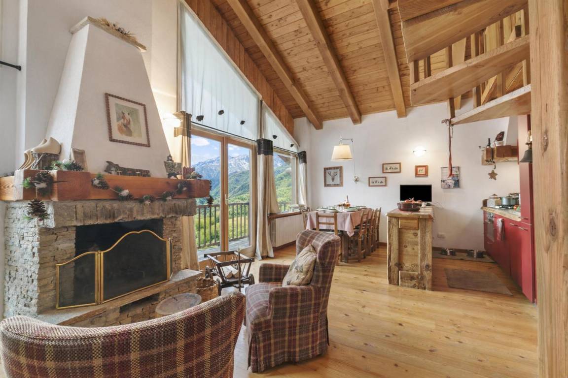 80 M² Appartement ∙ 2 Chambres ∙ 4 Personnes - Névache
