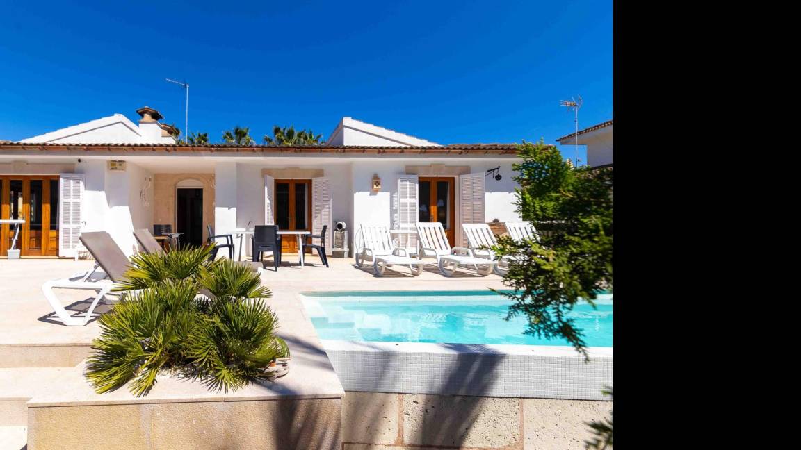 250 M² Villa ∙ 4 Habitaciones ∙ 7 Huéspedes - Can Picafort