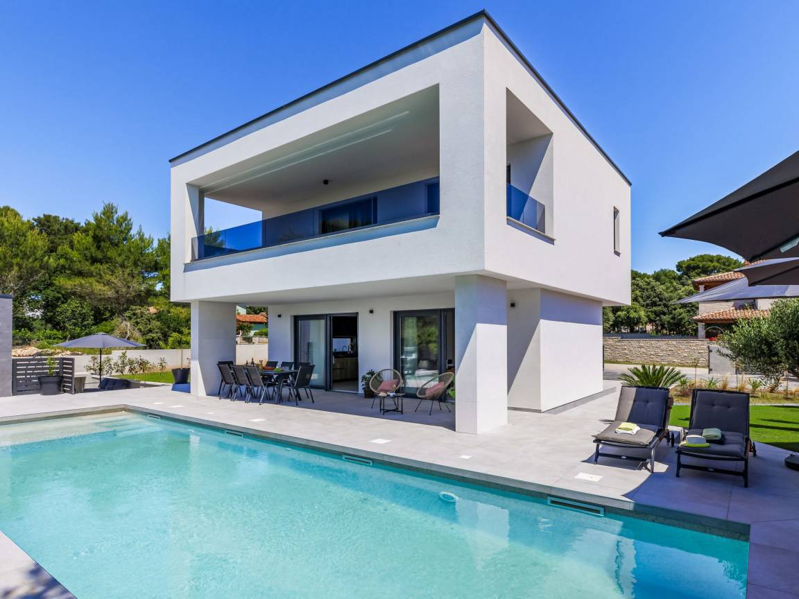 170 M² House ∙ 4 Bedrooms ∙ 8 Guests - Medulin