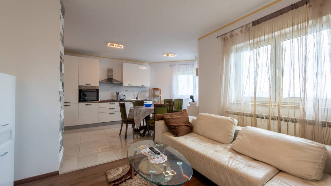 82 M² Appartement ∙ 2 Chambres ∙ 4 Personnes - Rijeka