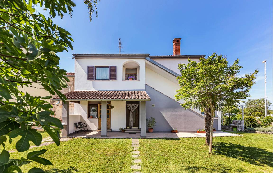 77 M² Apartment ∙ 2 Bedrooms ∙ 6 Guests - Pula