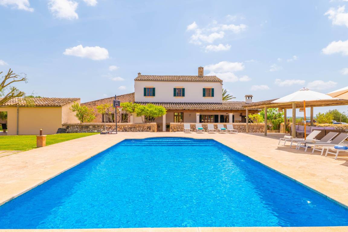 820 M² Hotel ∙ 8 Bedrooms ∙ 16 Guests - Felanitx