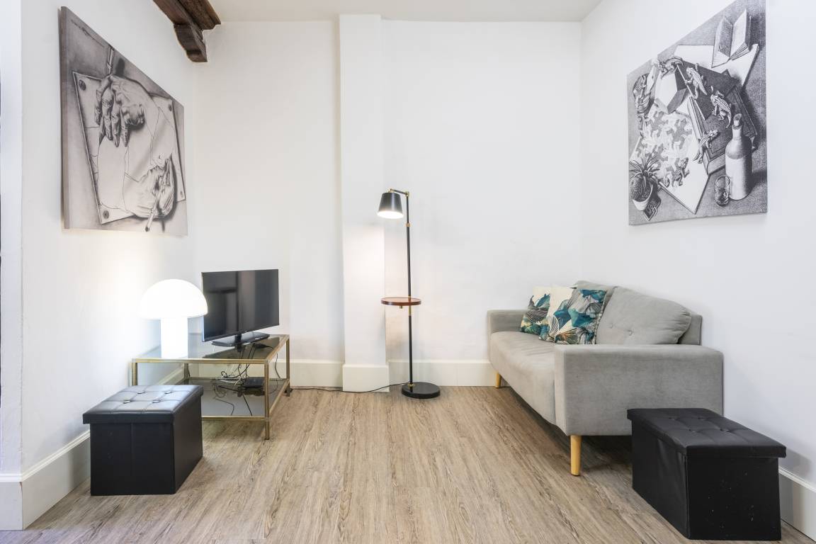 65 M² Ferienwohnung ∙ 2 Schlafzimmer ∙ 4 Gäste - Florenz