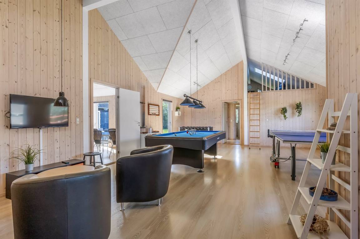 261 m² Ferienhaus ∙ 8 Schlafzimmer ∙ 20 Gäste – Bild 31
