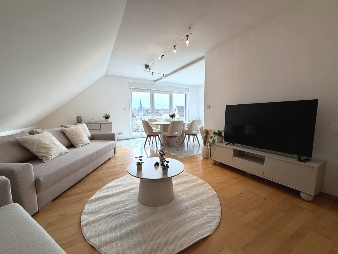 85 M² Huoneisto ∙ 2 Makuuhuonetta ∙ 6 Vierasta - Eschborn