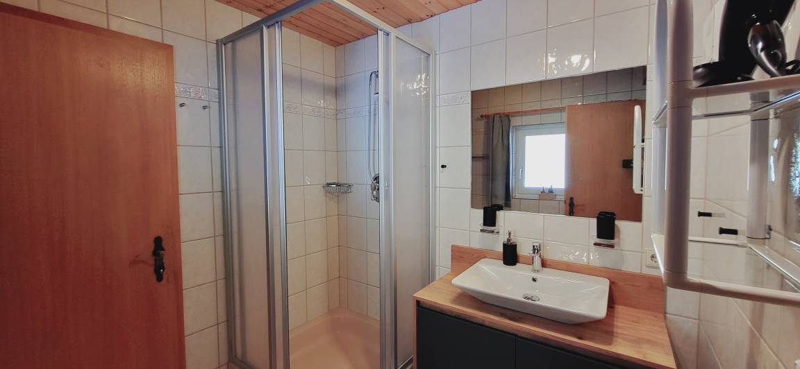55 m² Ferienwohnung ∙ 2 Schlafzimmer ∙ 5 Gäste – Bild 7