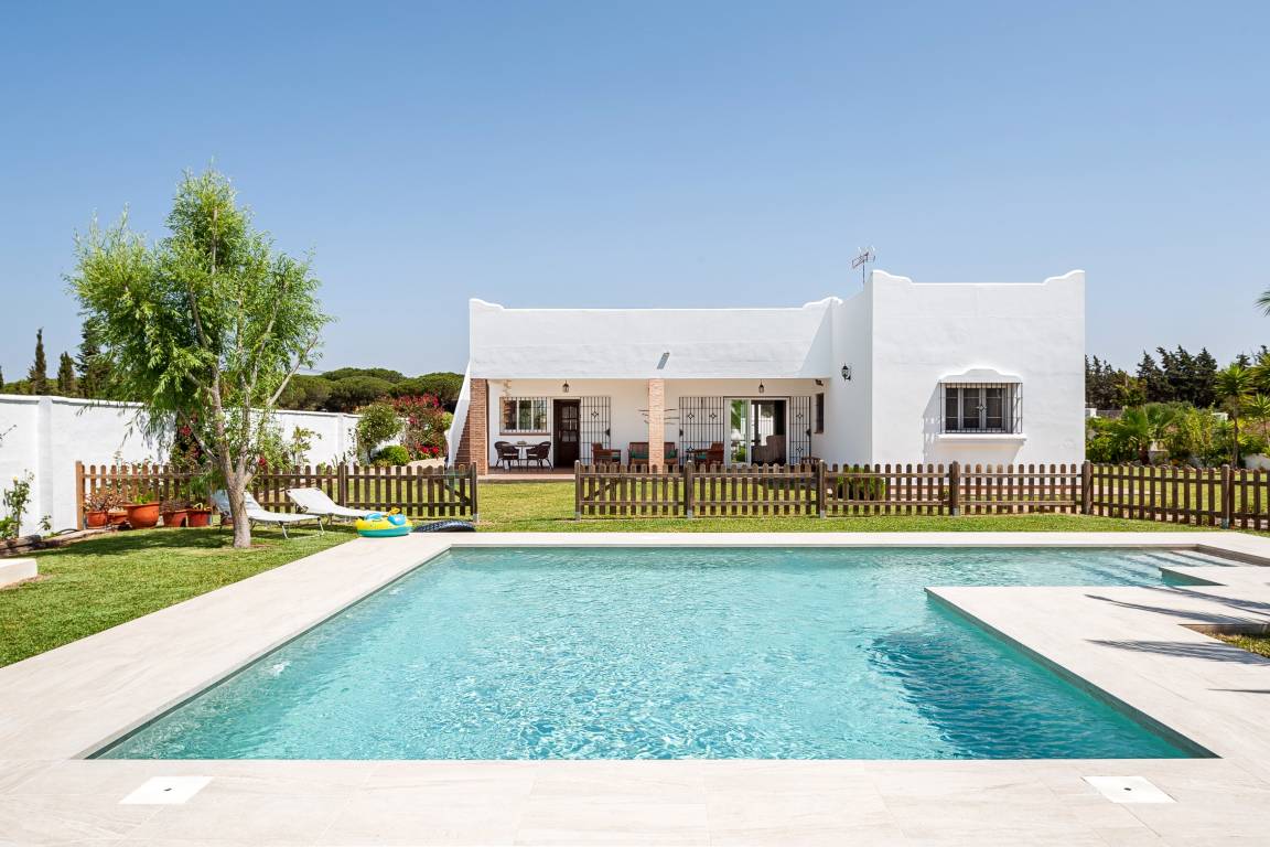 140 M² Ferienhaus ∙ 2 Schlafzimmer ∙ 4 Gäste - Conil de la Frontera