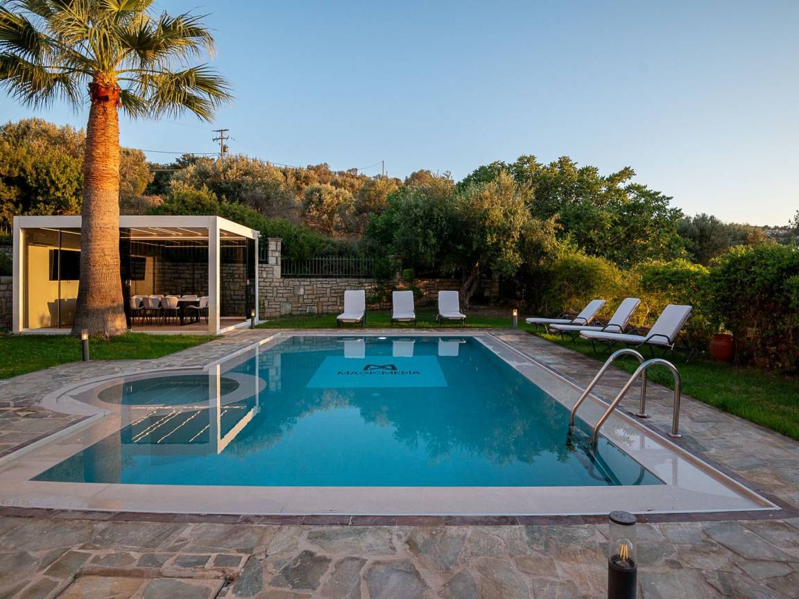 400 M² House ∙ 7 Bedrooms ∙ 14 Guests - Crete