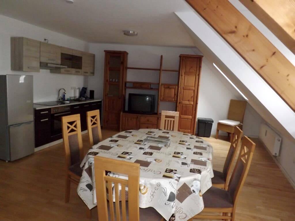 80 M² Ferienwohnung ∙ 2 Schlafzimmer ∙ 6 Gäste - Weiden in der Oberpfalz