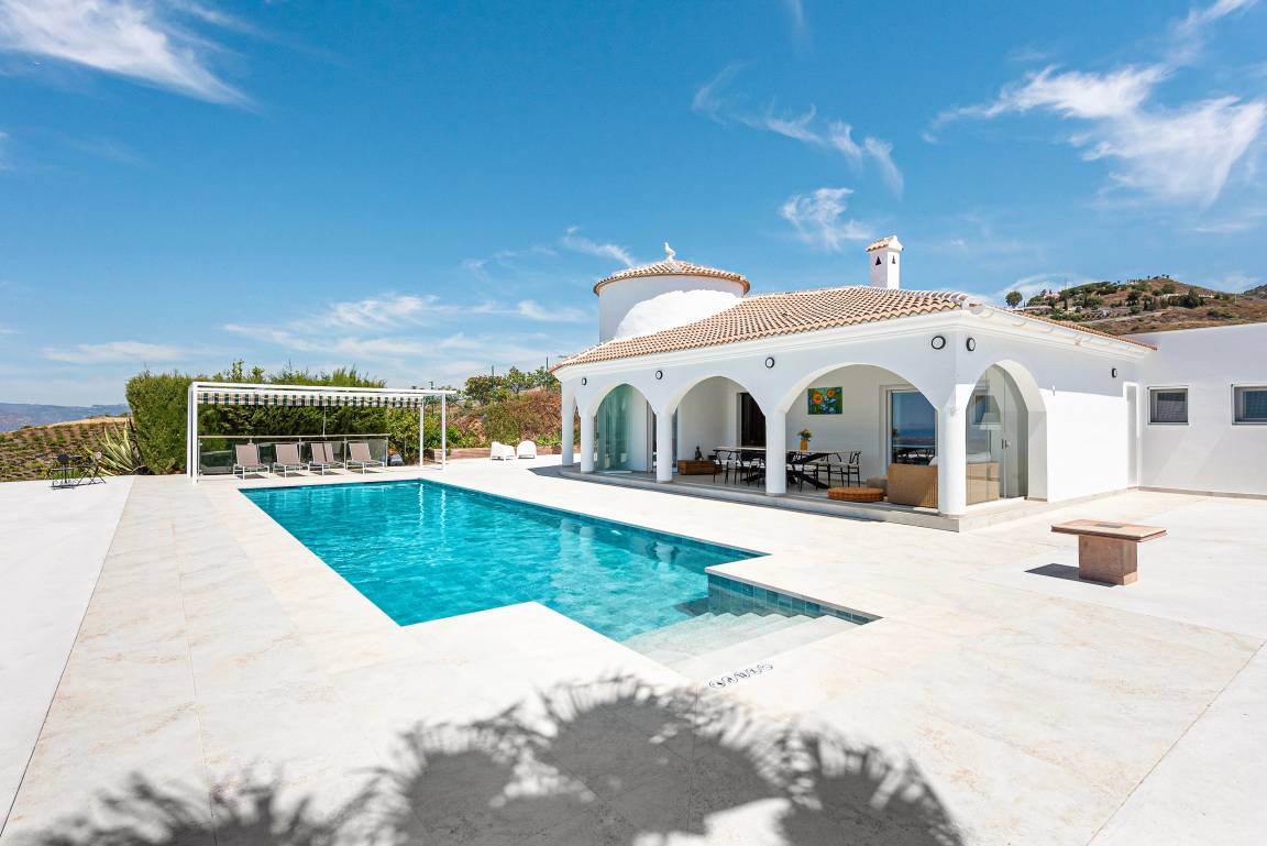 280 M² Villa ∙ 4 Slaapkamers ∙ 8 Gasten - Vélez-Málaga