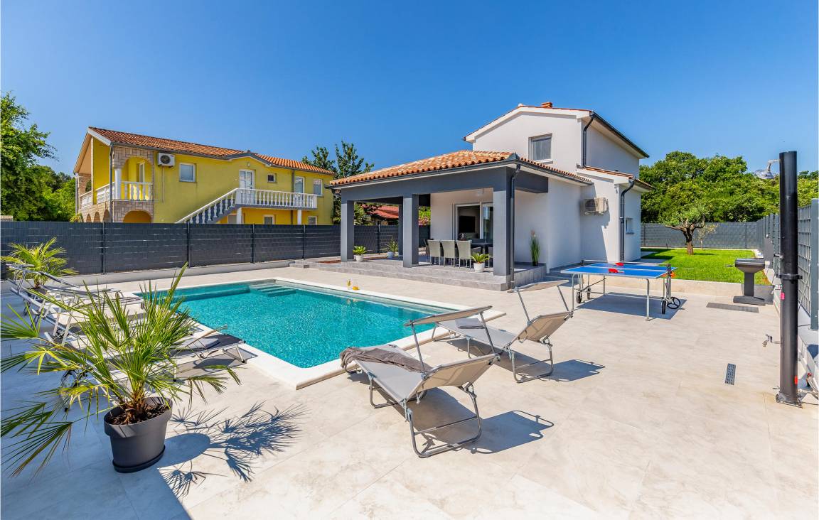 140 M² Ferienhaus ∙ 3 Schlafzimmer ∙ 6 Gäste - Pula