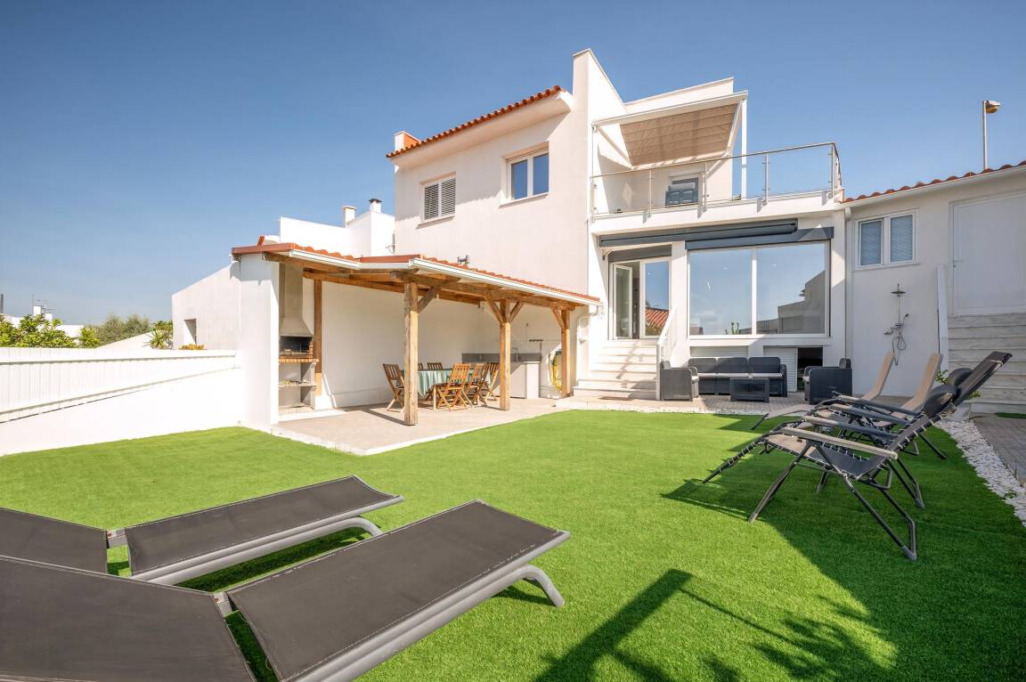 220 M² Huis ∙ 4 Slaapkamers ∙ 8 Gasten - Costa da Caparica
