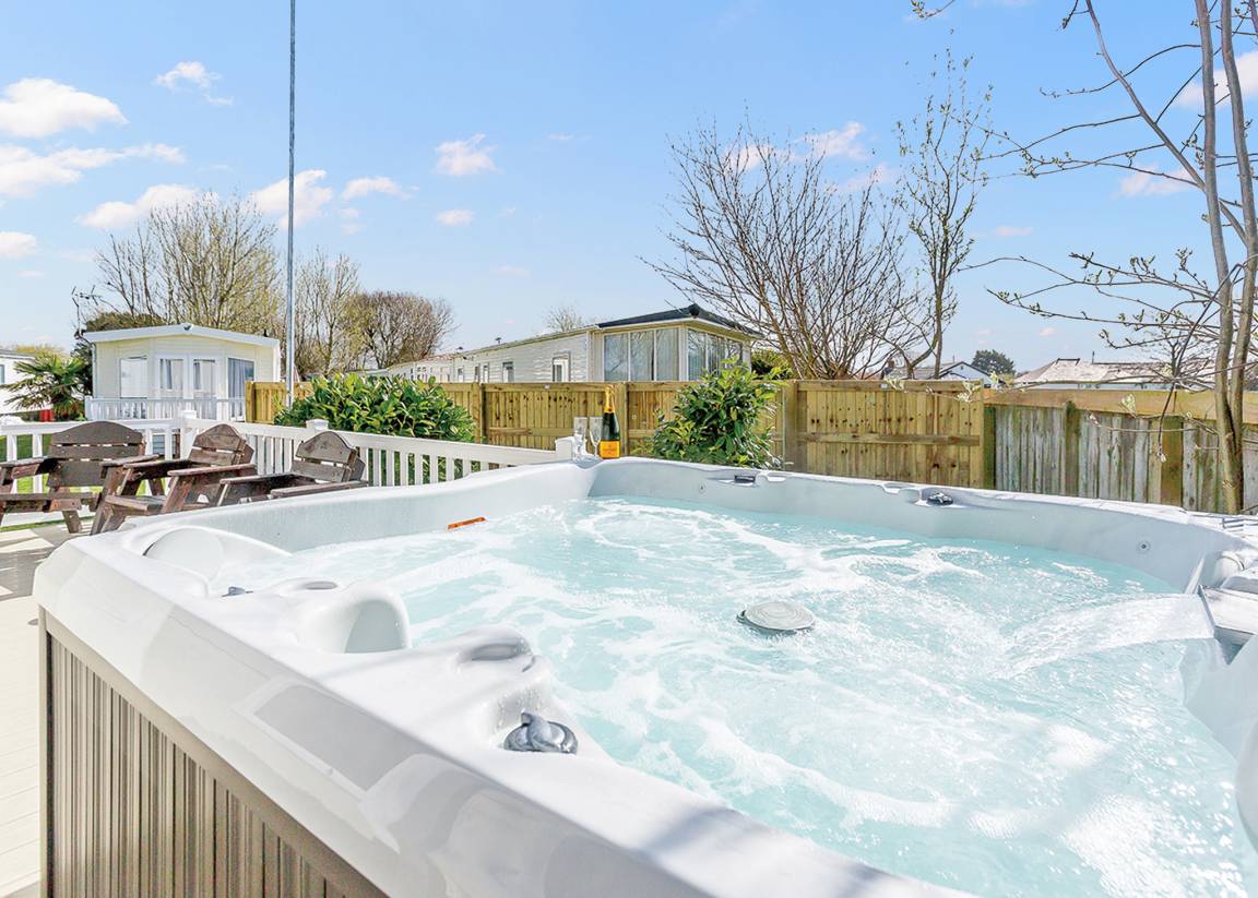 Chalet ∙ 3 Bedrooms ∙ 6 Guests - Wales