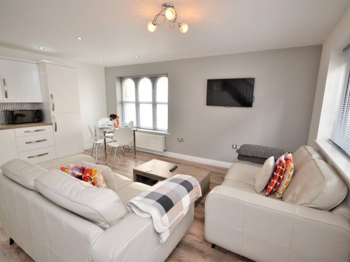 Cottage ∙ 3 Bedrooms ∙ 5 Guests - Plymouth