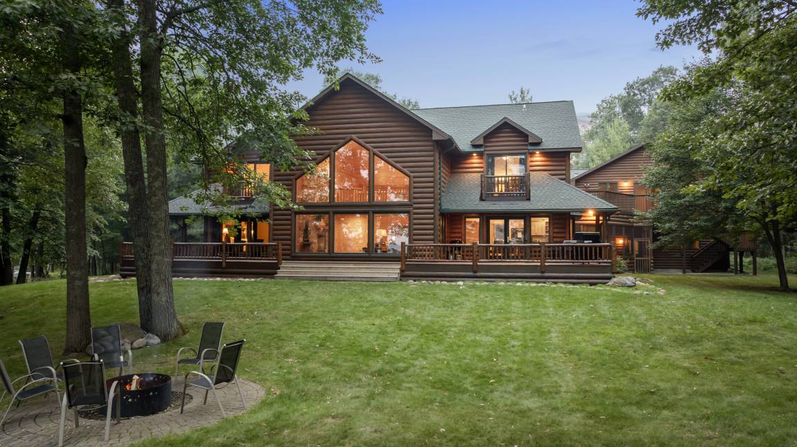 396 M² Cabin ∙ 5 Bedrooms ∙ 16 Guests - Minnesota