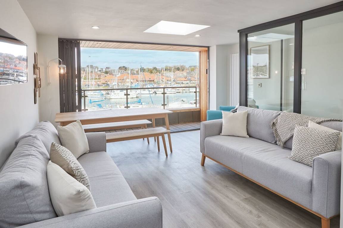 Apartment ∙ 4 Bedrooms ∙ 8 Guests - Sandsend
