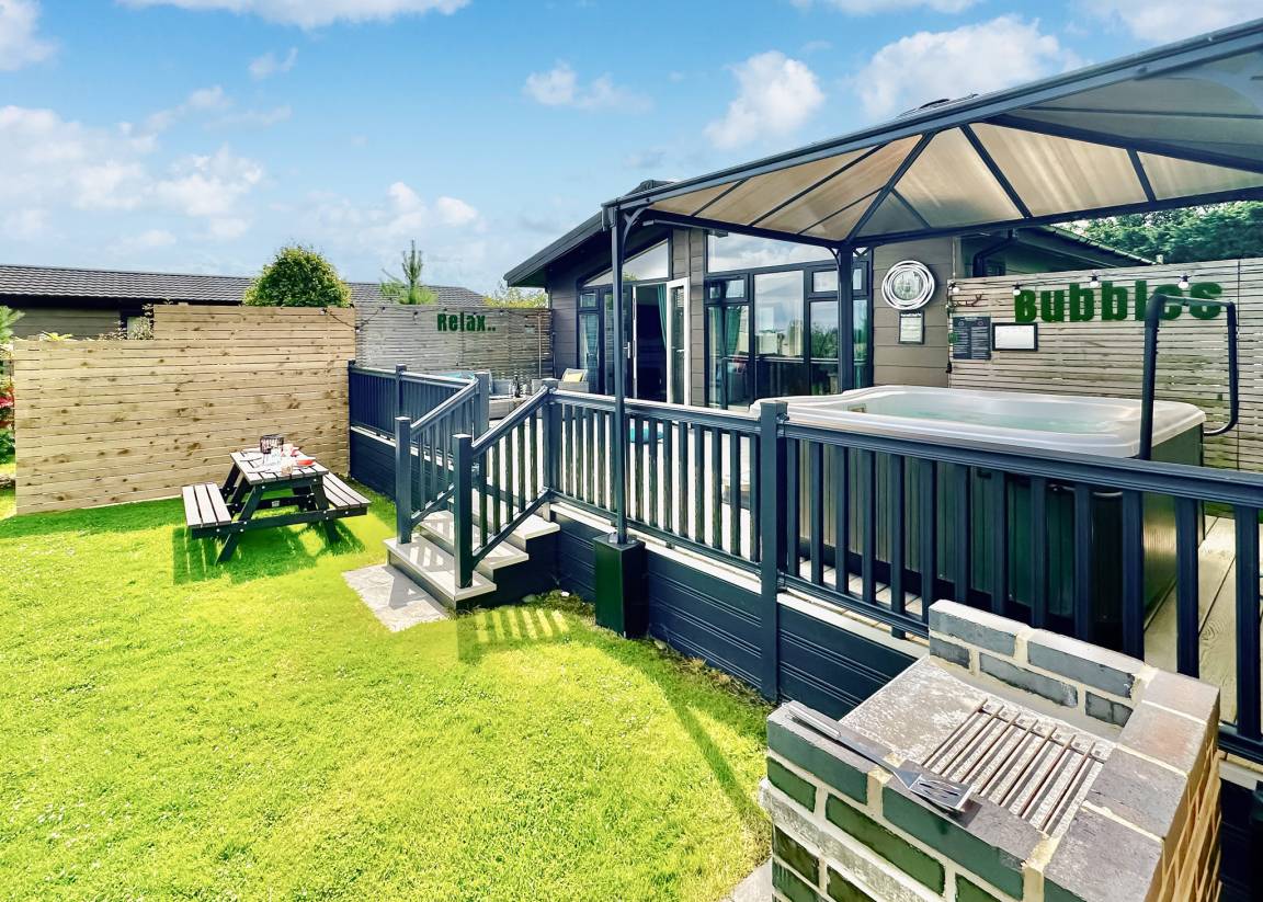 Chalet ∙ 2 Bedrooms ∙ 4 Guests - Beverley