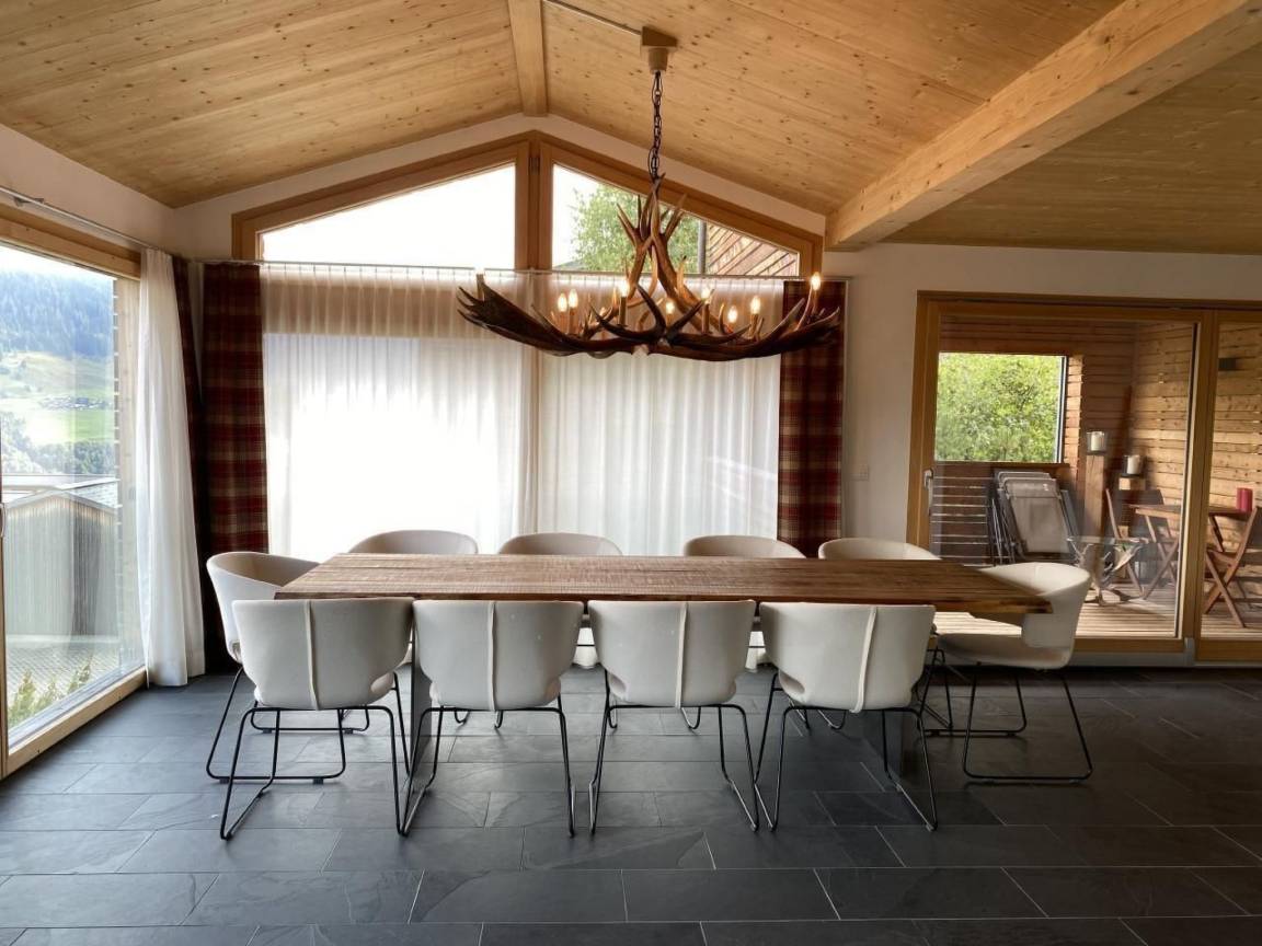 170 M² Ferienhaus ∙ 4 Schlafzimmer ∙ 12 Gäste - Obersaxen