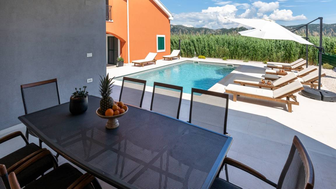 160 M² Villa ∙ 4 Schlafzimmer ∙ 9 Gäste - Duba