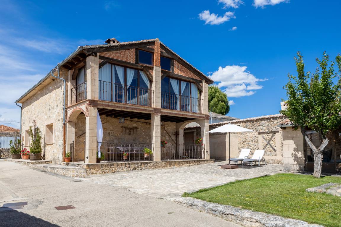 180 M² Casa ∙ 5 Habitaciones ∙ 11 Huéspedes - Navafría