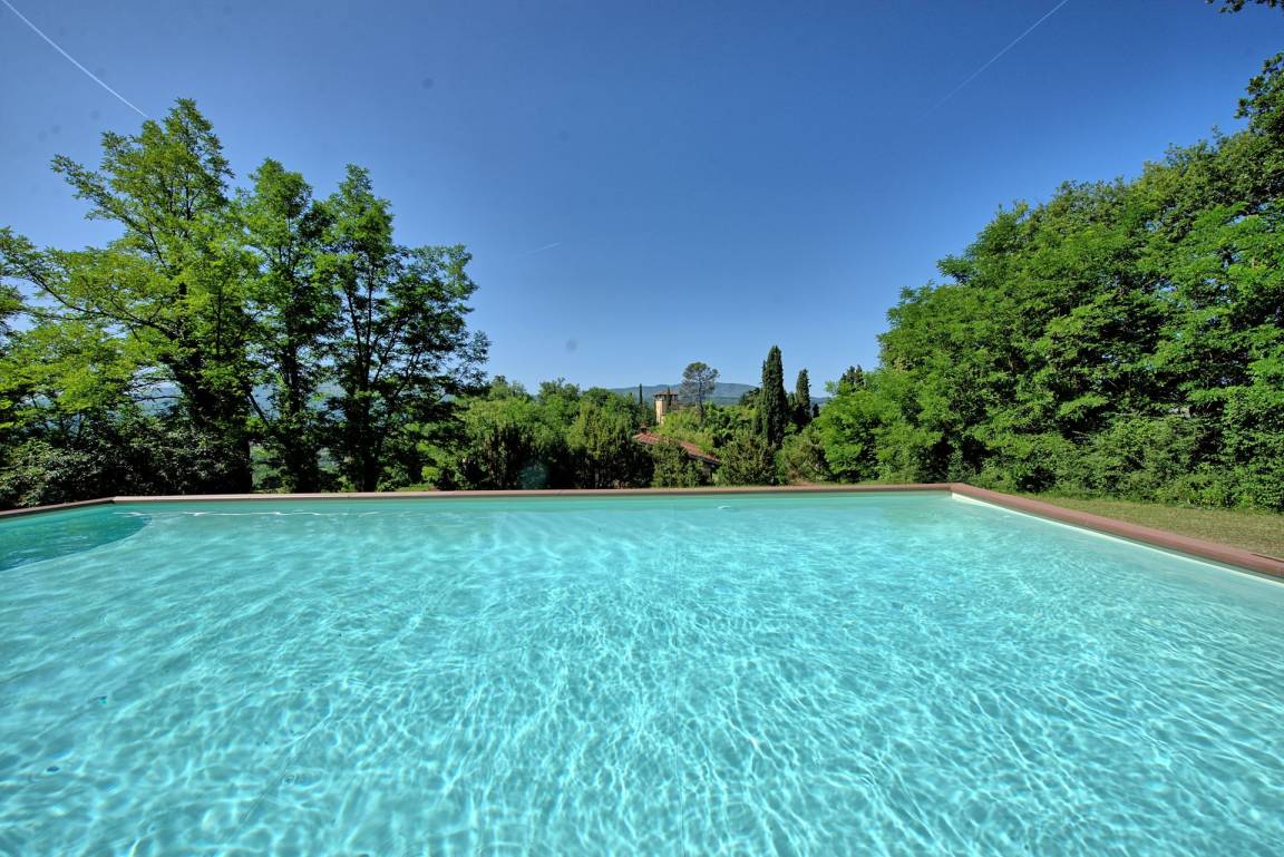 300 M² Villa ∙ 8 Camere Da Letto ∙ 16 Ospiti - Mugello