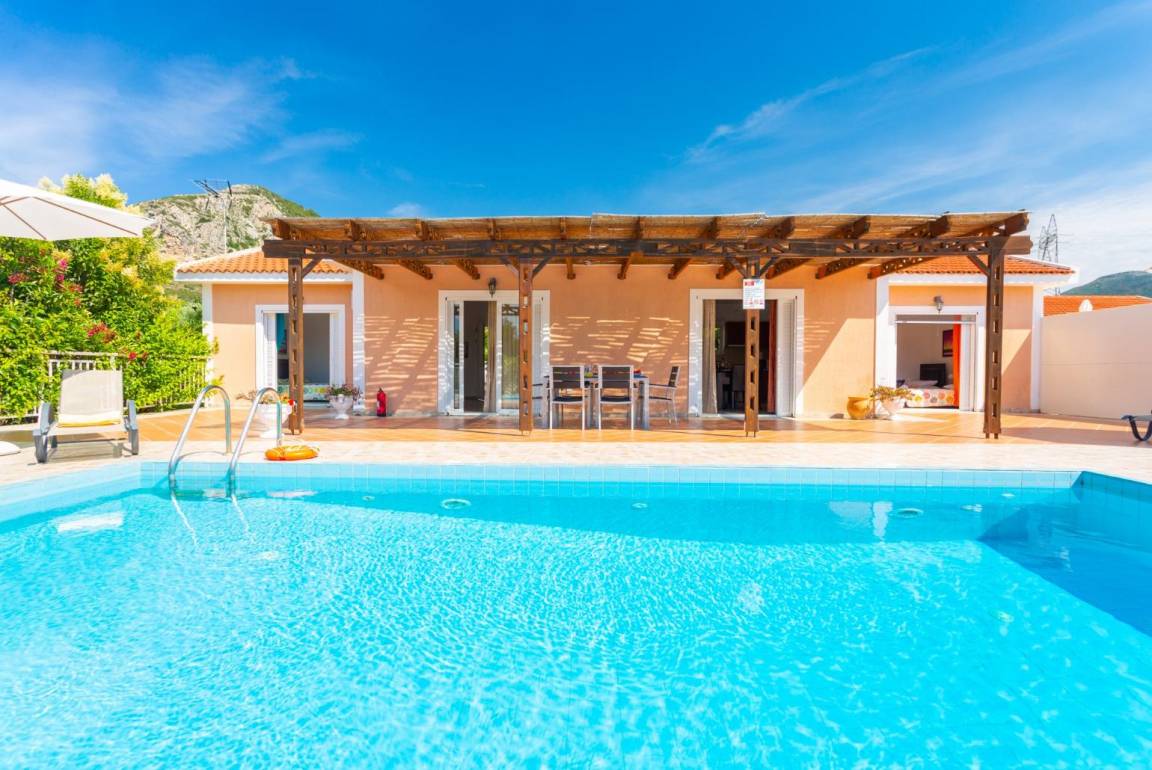 150 M² Villa ∙ 2 Schlafzimmer ∙ 5 Gäste - Kefalonia