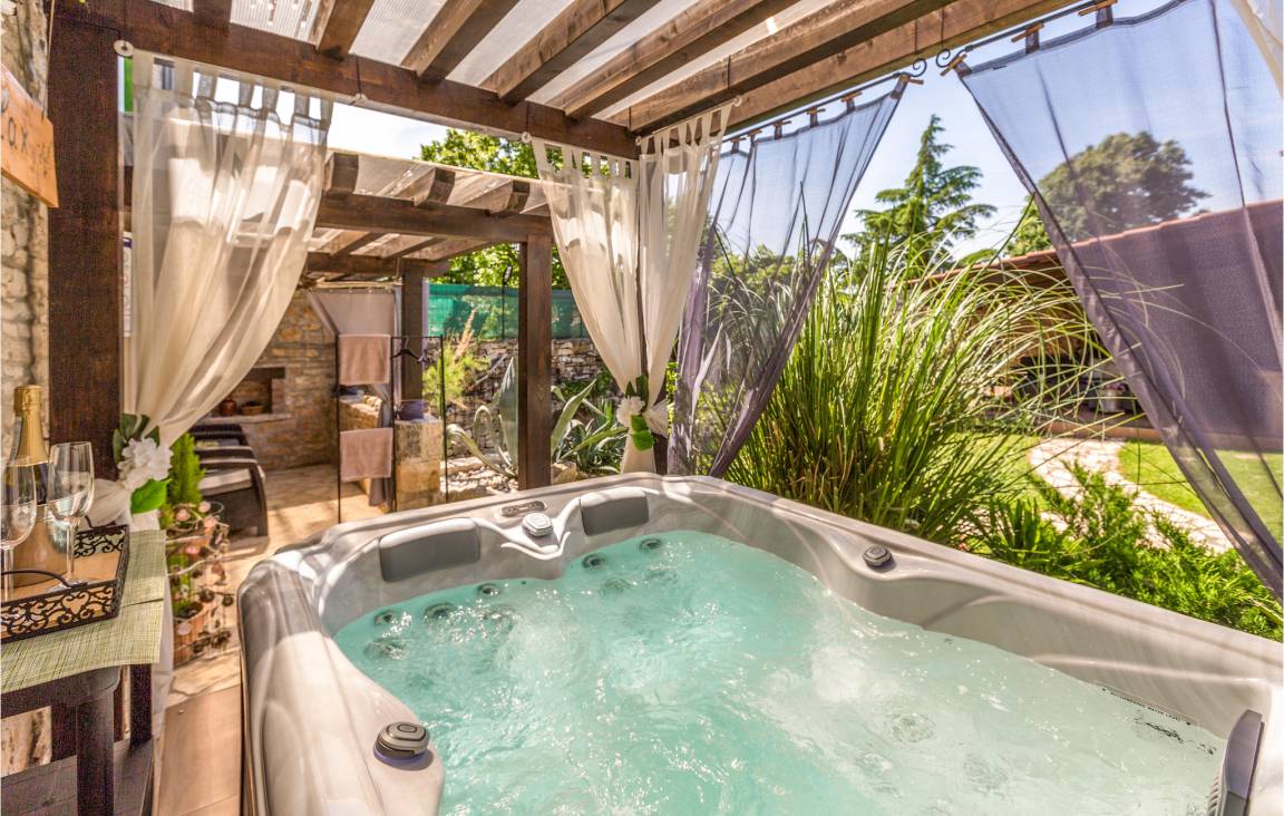 75 M² Ferienhaus ∙ 1 Schlafzimmer ∙ 2 Gäste - Bale