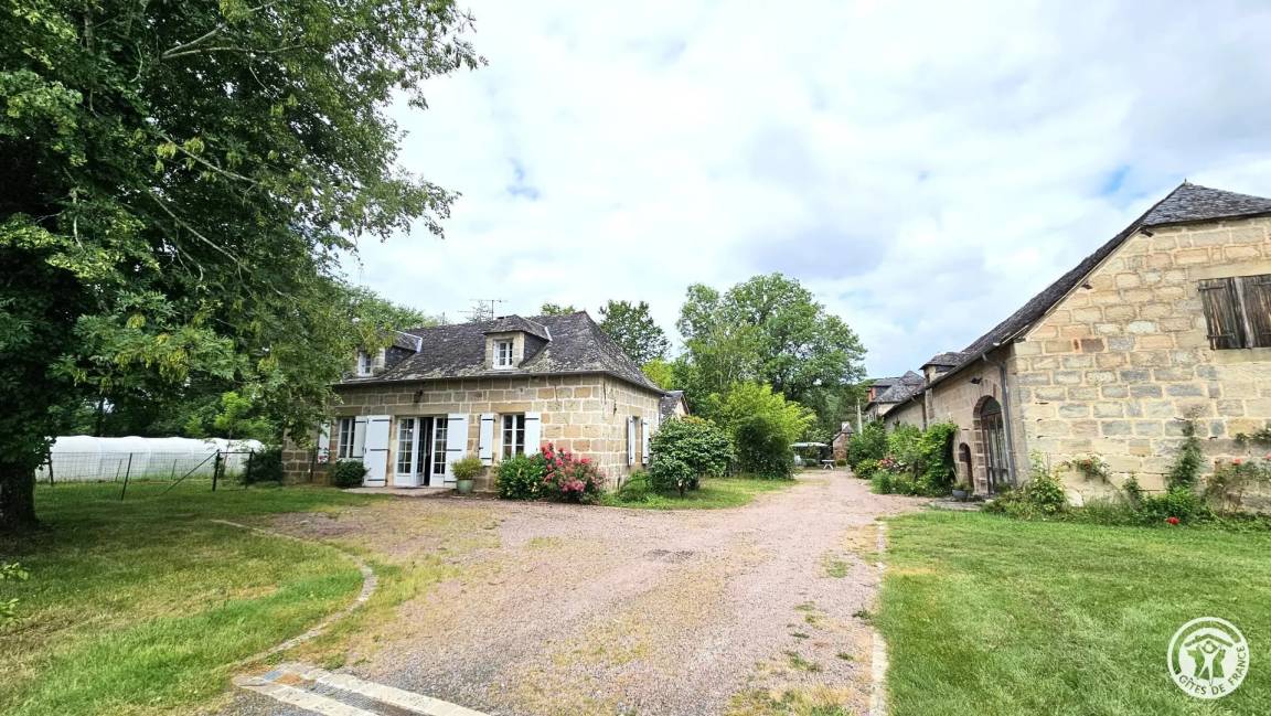 80 M² Huis ∙ 1 Slaapkamer ∙ 2 Gasten - Brive-la-Gaillarde