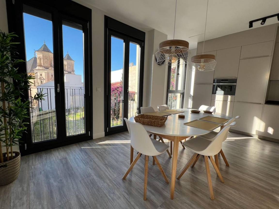 85 M² Apartment ∙ 3 Bedrooms ∙ 6 Guests - Málaga