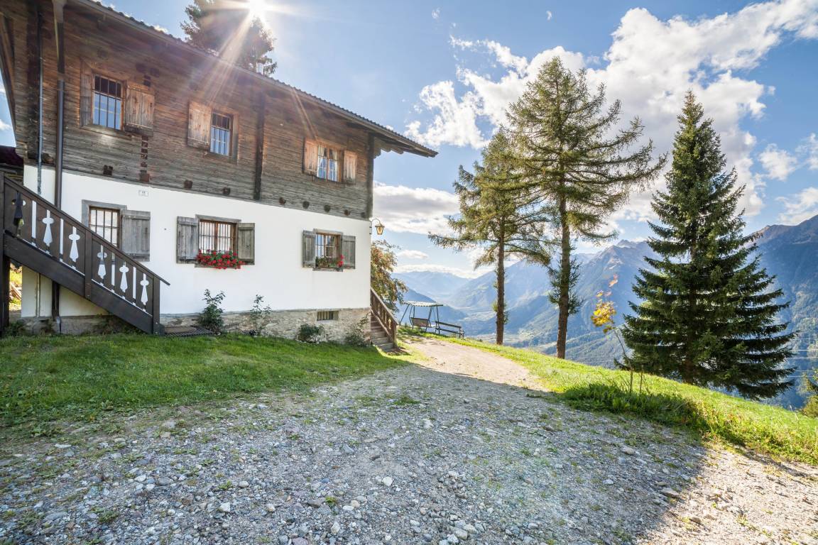 120 M² Chalet ∙ 4 Slaapkamers ∙ 6 Gasten - Meran