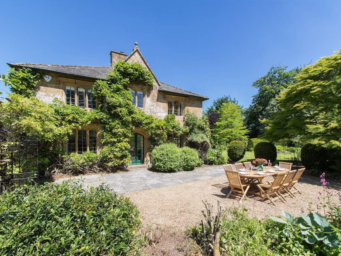 Cottage ∙ 7 Bedrooms ∙ 16 Guests - Somerset