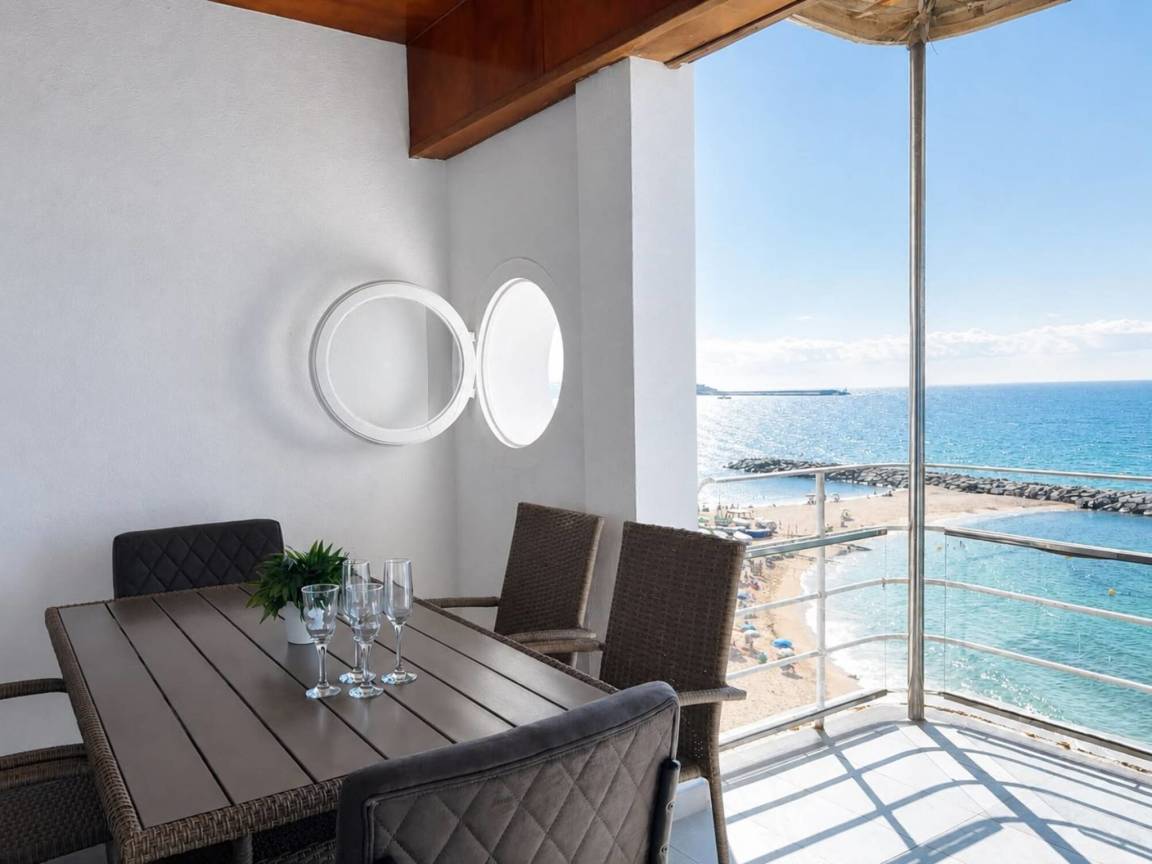 130 M² Apartamento ∙ 3 Habitaciones ∙ 7 Huéspedes - Calonge