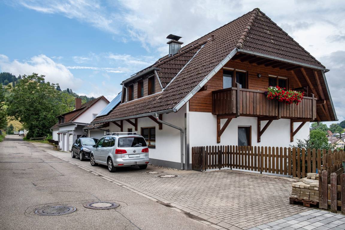 75 M² Ferienwohnung ∙ 2 Schlafzimmer ∙ 4 Gäste - Münstertal/Schwarzwald