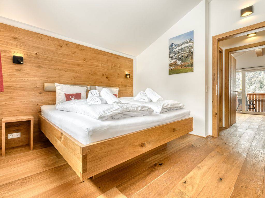 95 M² Ferienwohnung ∙ 2 Schlafzimmer ∙ 5 Gäste - Klösterle