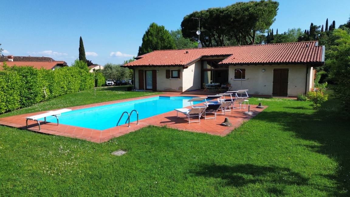 250 M² Villa ∙ 4 Slaapkamers ∙ 8 Gasten - Toscolano-Maderno